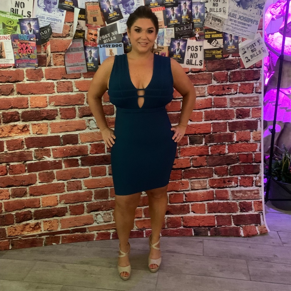 Meet your Posher, Dina